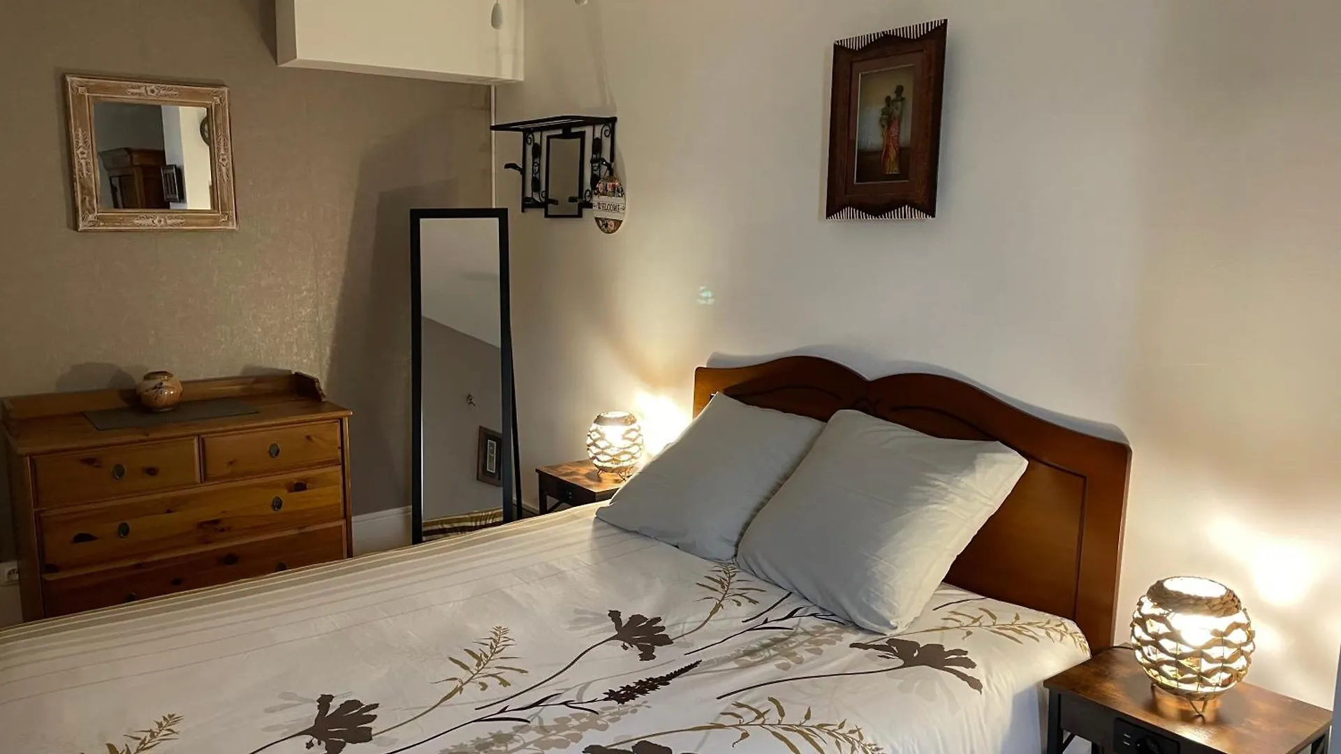 Les Agapanthes Bed & Breakfast Vaux-en-Beaujolais 0*,  France