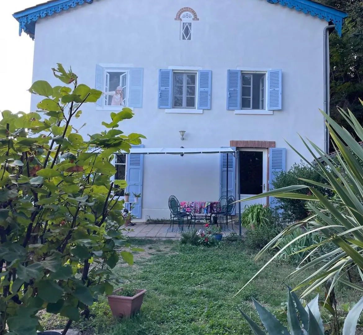 Les Agapanthes Bed & Breakfast Vaux-en-Beaujolais 0*,
