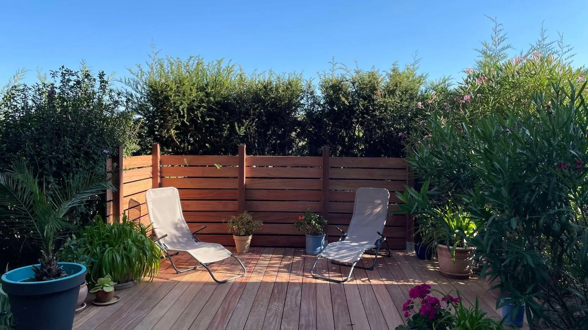 Les Agapanthes Bed & Breakfast Vaux-en-Beaujolais France